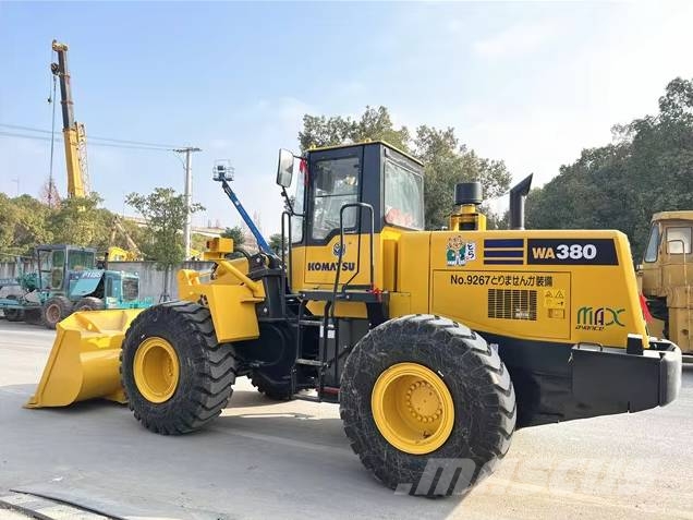 Komatsu WA 380 Rataslaadurid