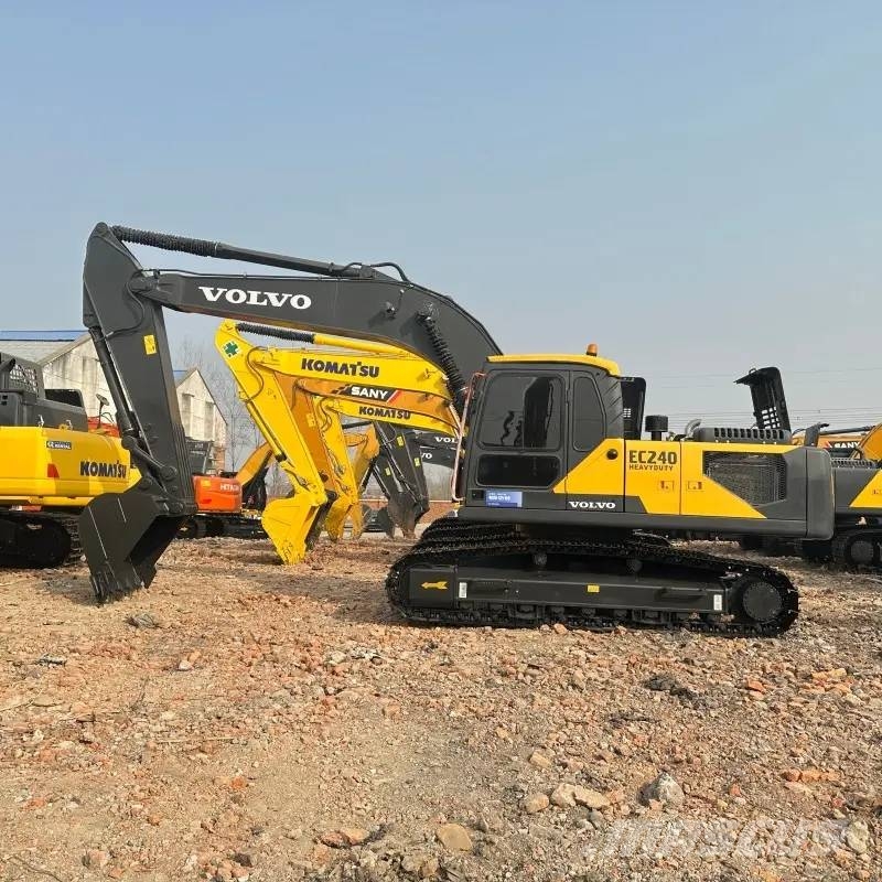 Volvo EC 240 Bagri goseničarji