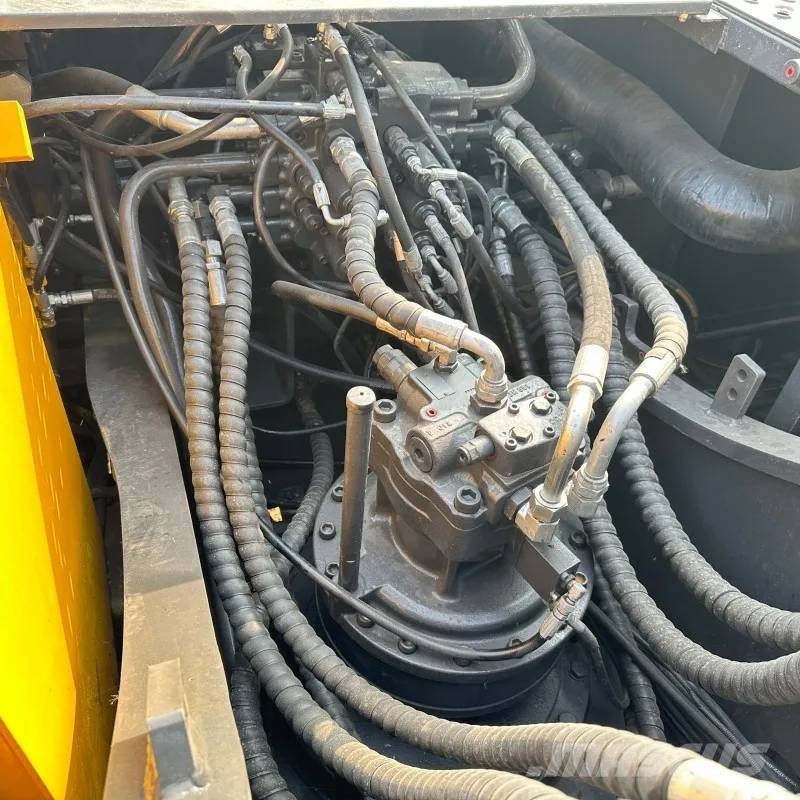 Volvo EC 240 Bagri goseničarji
