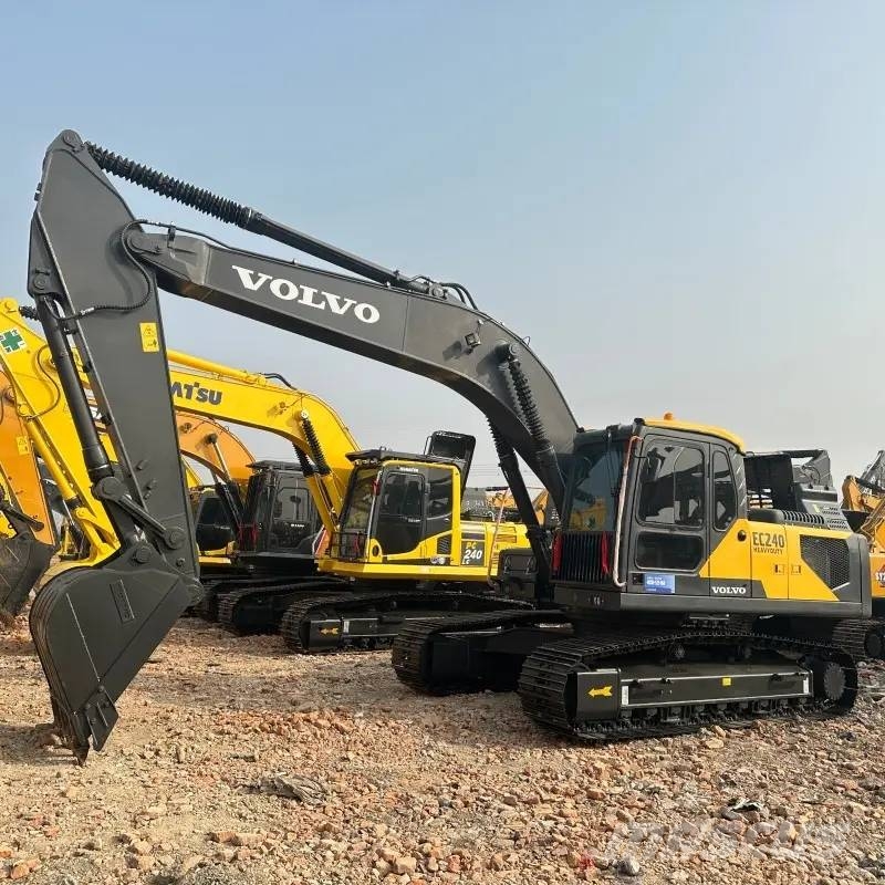 Volvo EC 240 Bagri goseničarji