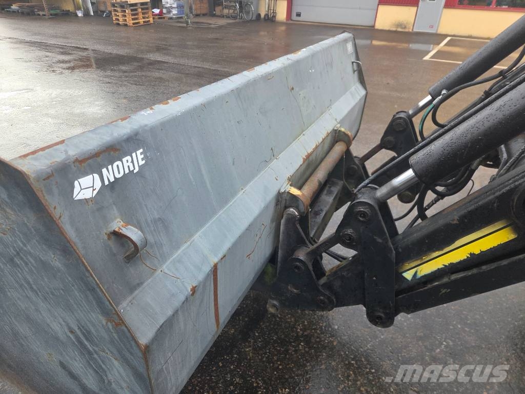 Deutz-Fahr DX 4.70 Traktori