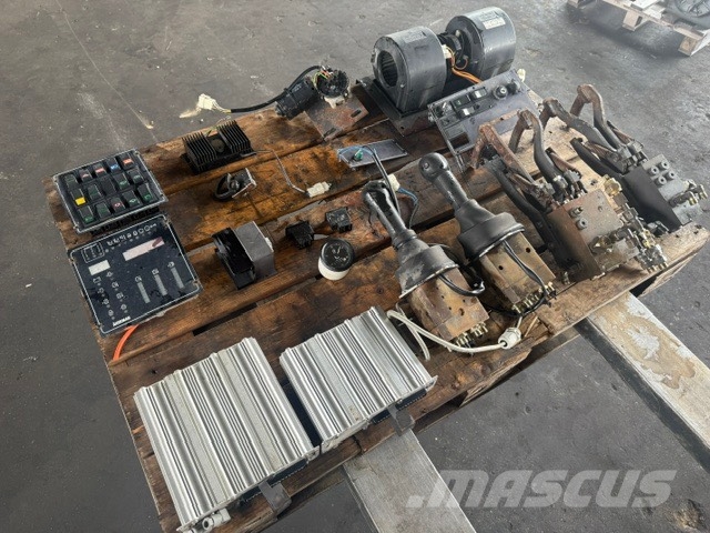 Volvo AKERMAN EW 150 USED CAB PARTS Cabine en interieur