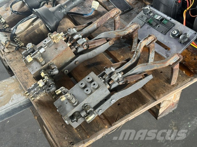 Volvo AKERMAN EW 150 USED CAB PARTS Cabine en interieur