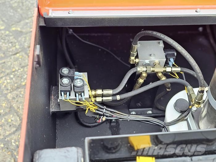 Heli CDD 16 | ELECTRIC | 1600 KG.| HEIGHT 4.50 MTR |4 P Narrow aisle trucks