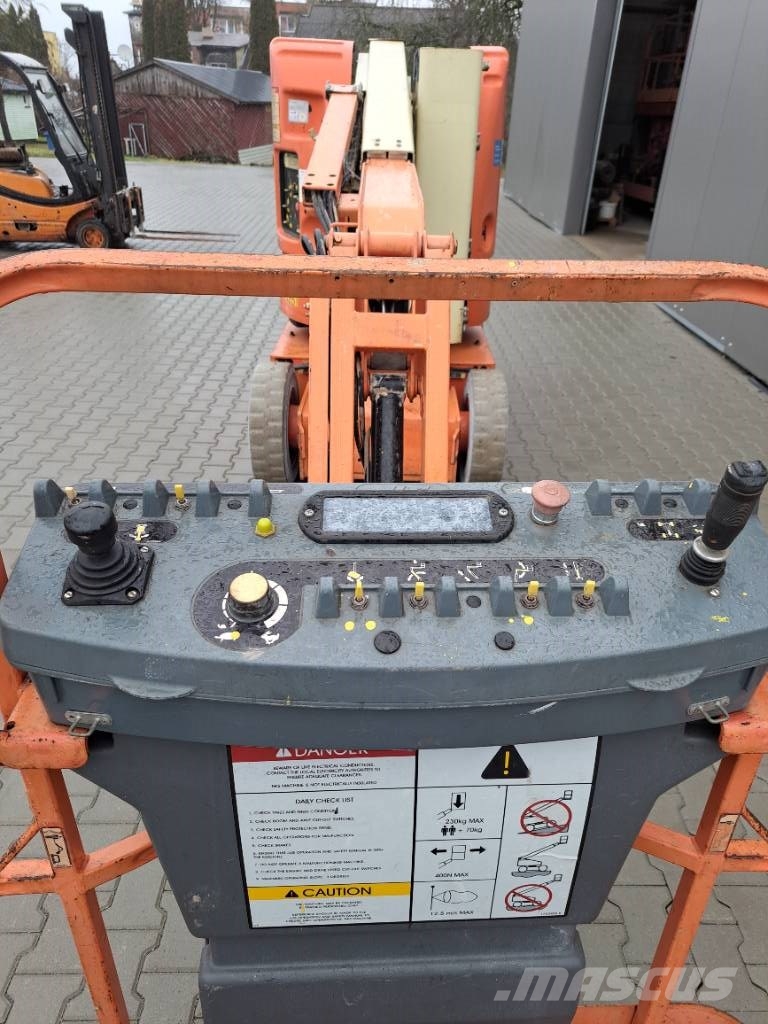 JLG E 300 AJ Strēles pacēlāji