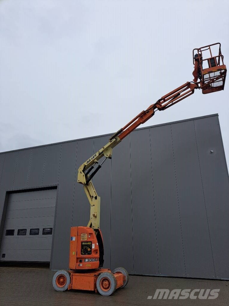 JLG E 300 AJ Strēles pacēlāji