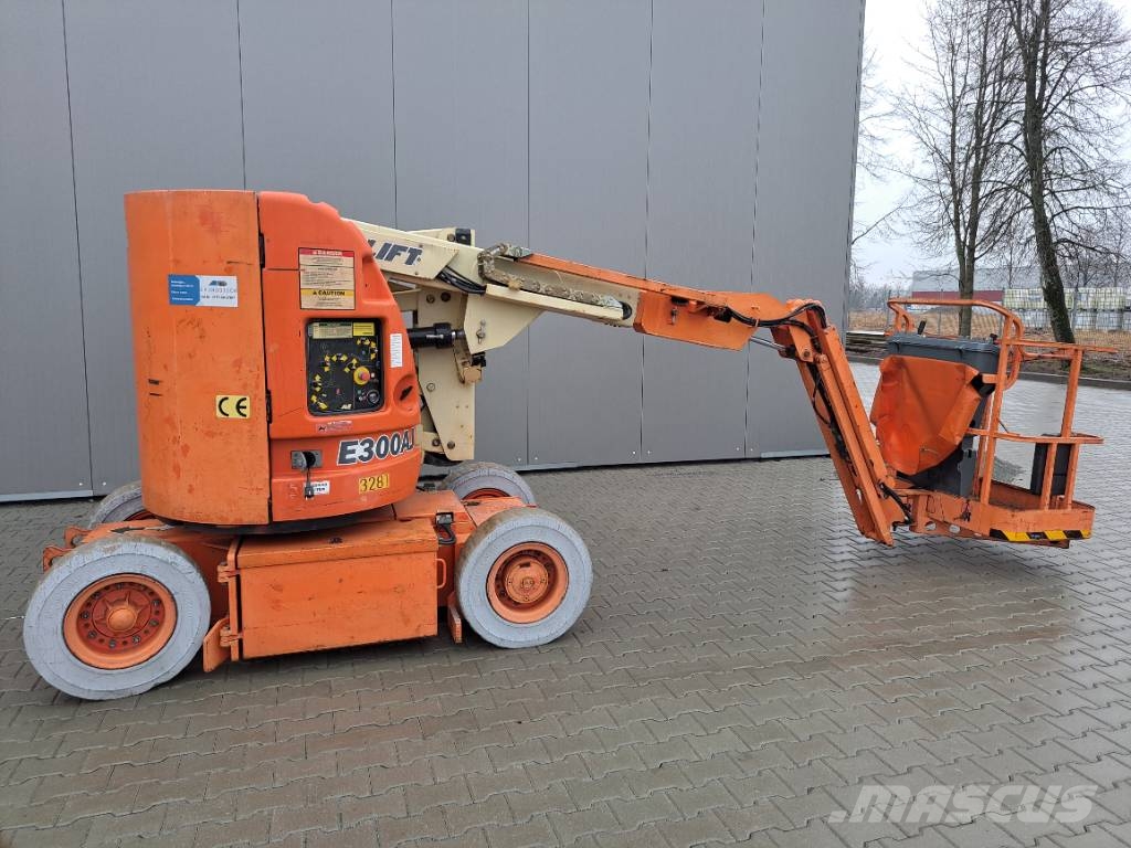 JLG E 300 AJ Strēles pacēlāji