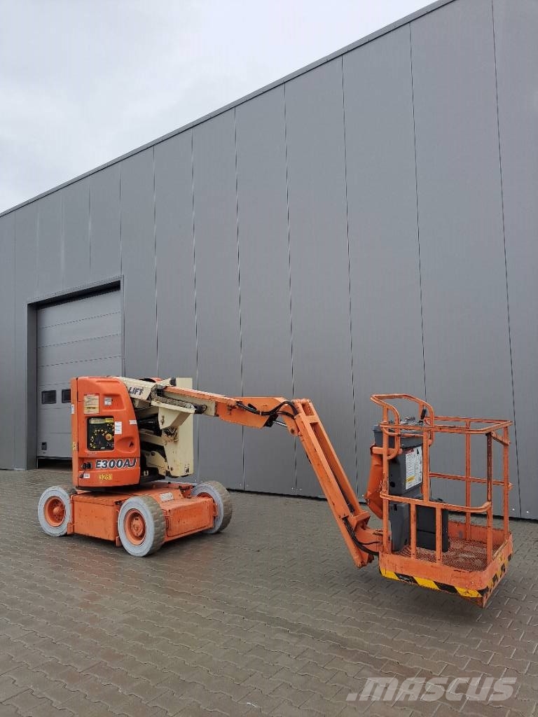 JLG E 300 AJ Strēles pacēlāji