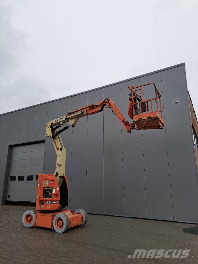 JLG E 300 AJ Strēles pacēlāji