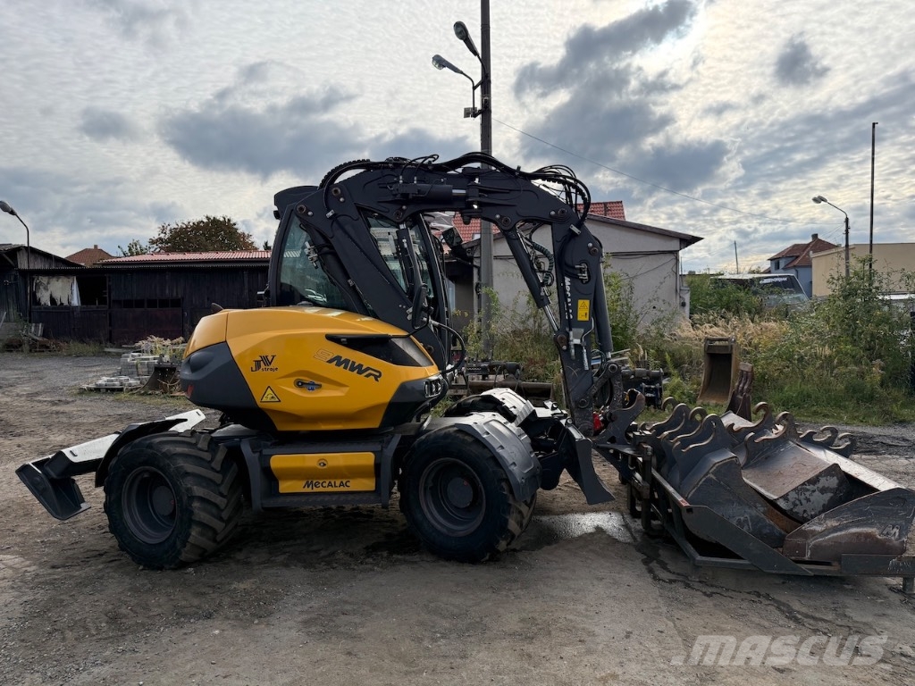 Mecalac 9 MWR Rýpadlo-nakladače
