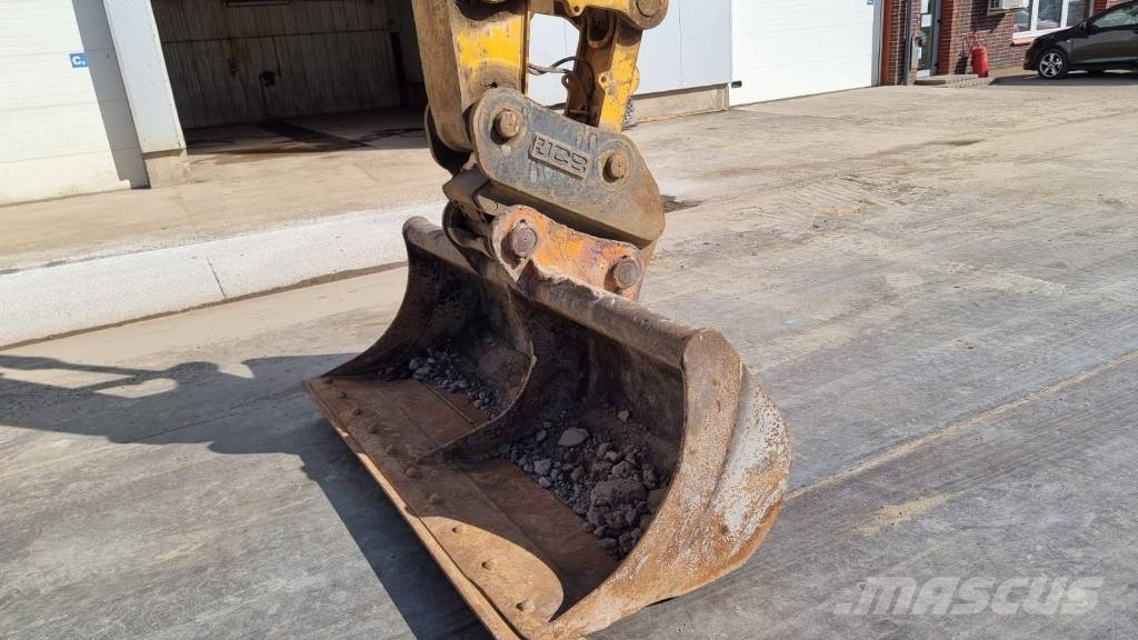 JCB JS220 Plus Excavadoras sobre orugas