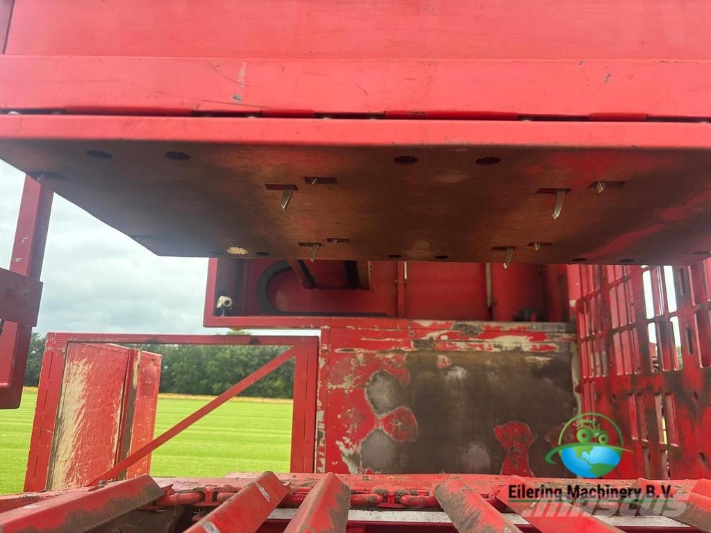  Van Vuuren TurfTick 2300 Claas Arion 410 Traktoren