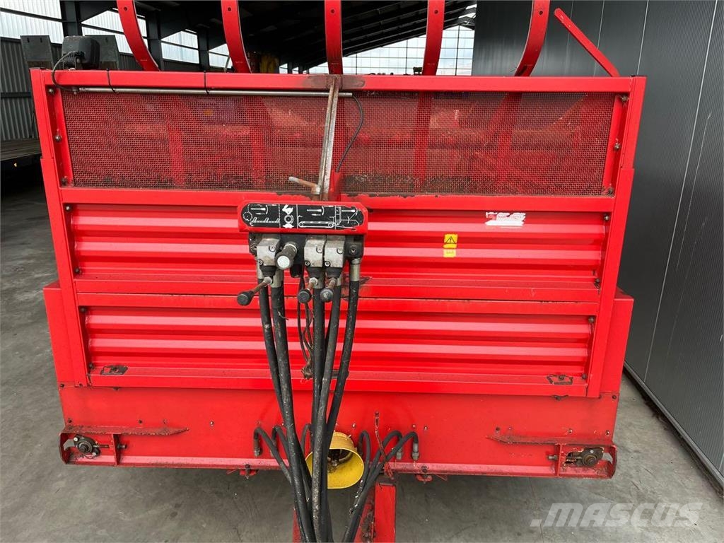 Schuitemaker Amigo 30 S 家畜飼料供給機