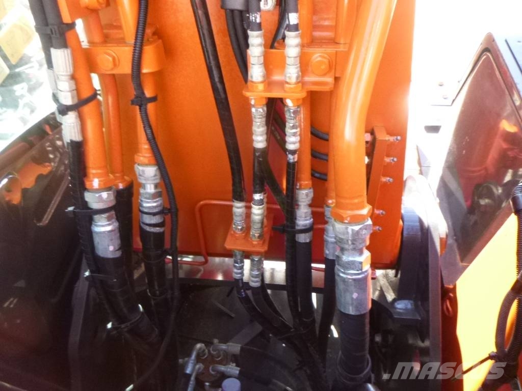 Hitachi ZX 130 LC N-6 履带挖掘机
