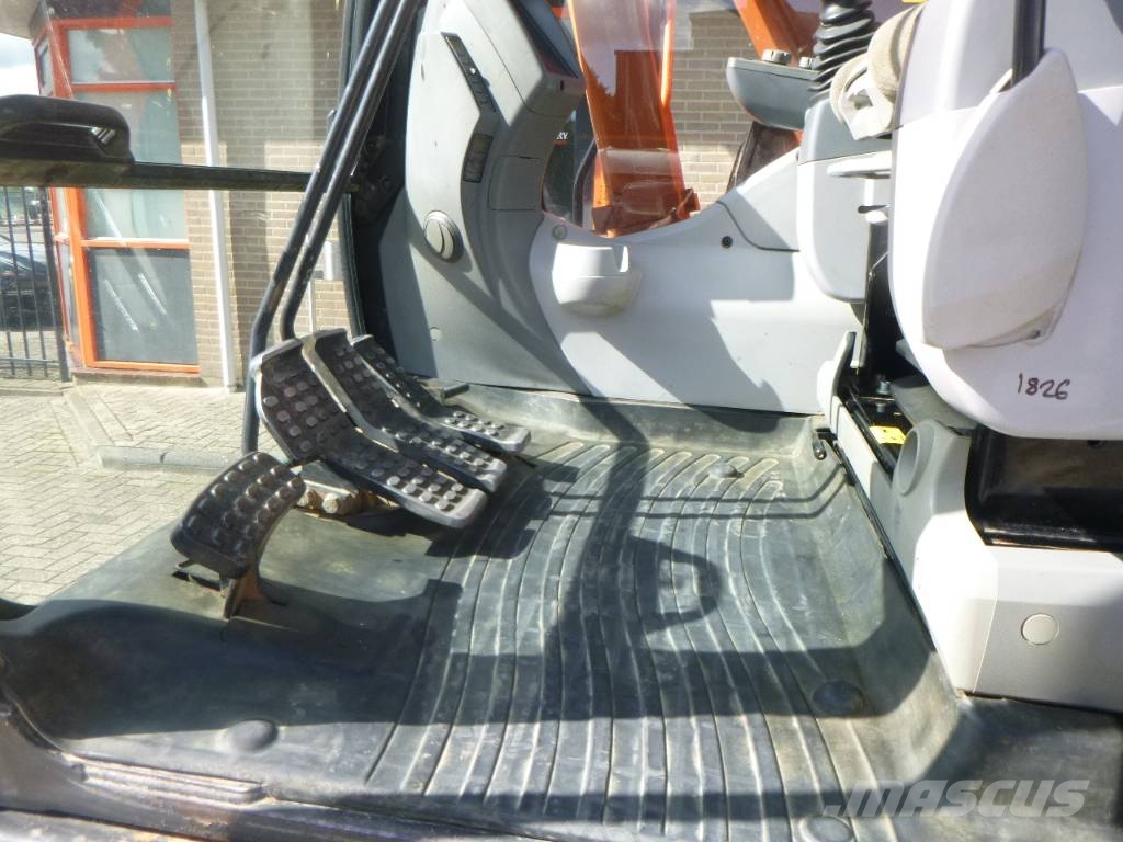Hitachi ZX 130 LC N-6 履带挖掘机