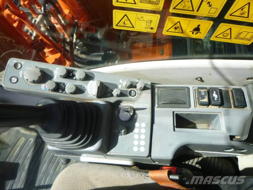 Hitachi ZX 130 LC N-6 履带挖掘机