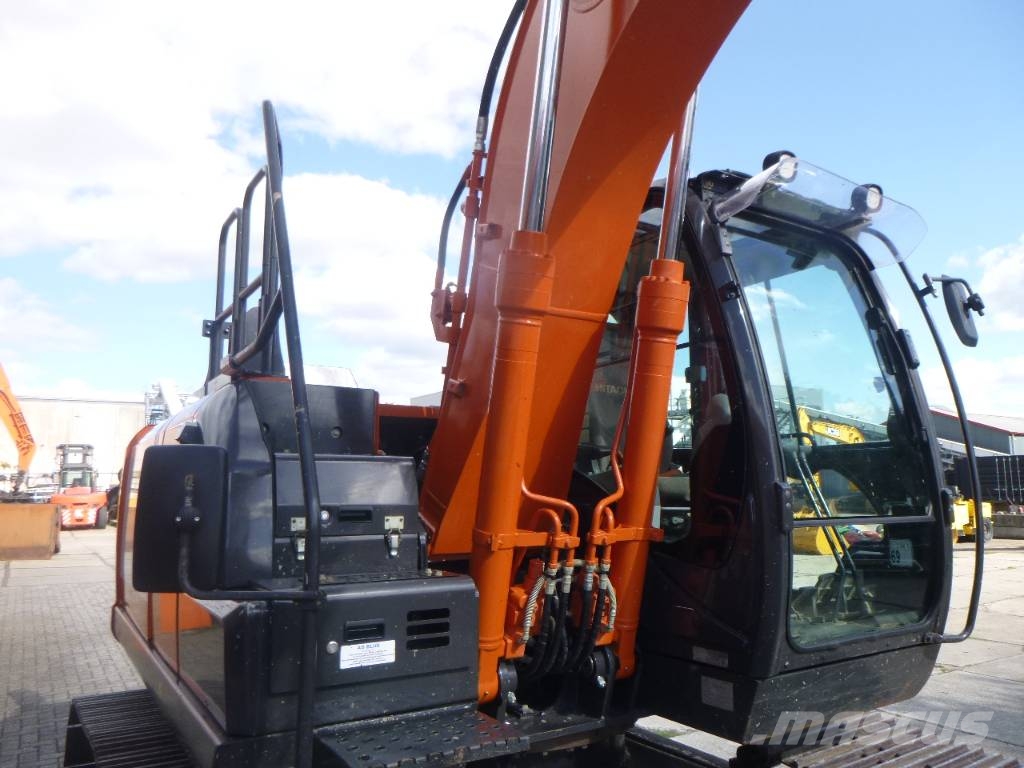 Hitachi ZX 130 LC N-6 履带挖掘机