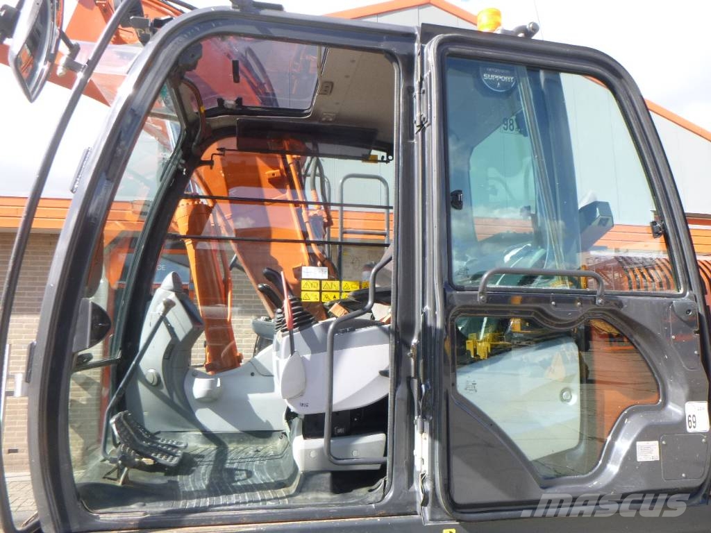 Hitachi ZX 130 LC N-6 履带挖掘机