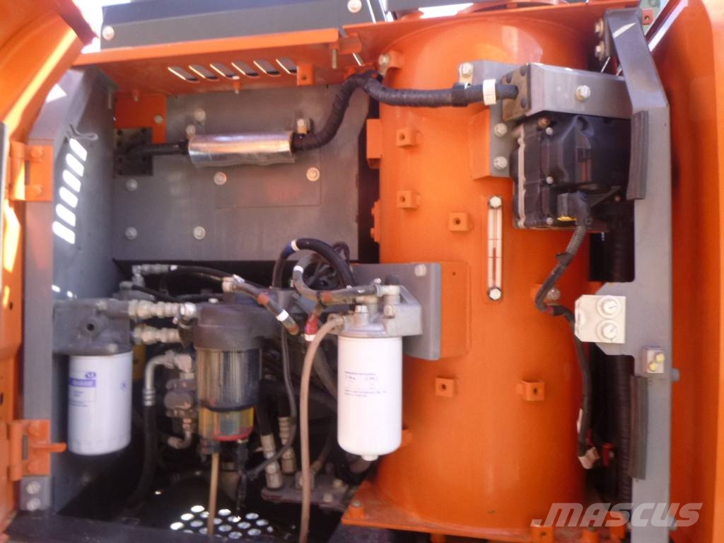 Hitachi ZX 130 LC N-6 履带挖掘机