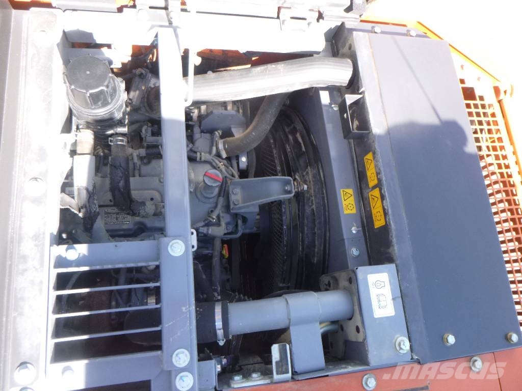 Hitachi ZX 130 LC N-6 履带挖掘机