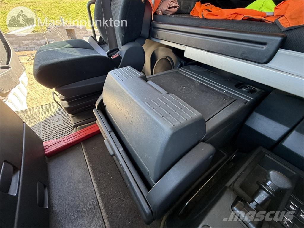 MAN TGX 35.480 8X4-4 BL Camiones grúa