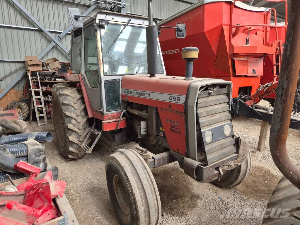 Massey Ferguson 699 Tratores