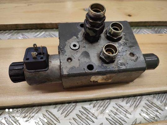 CLAAS Targo C40 hydraulic block 油壓