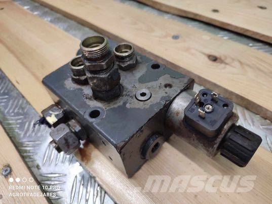CLAAS Targo C40 hydraulic block 油壓