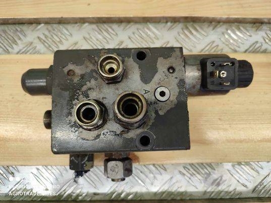 CLAAS Targo C40 hydraulic block 油壓