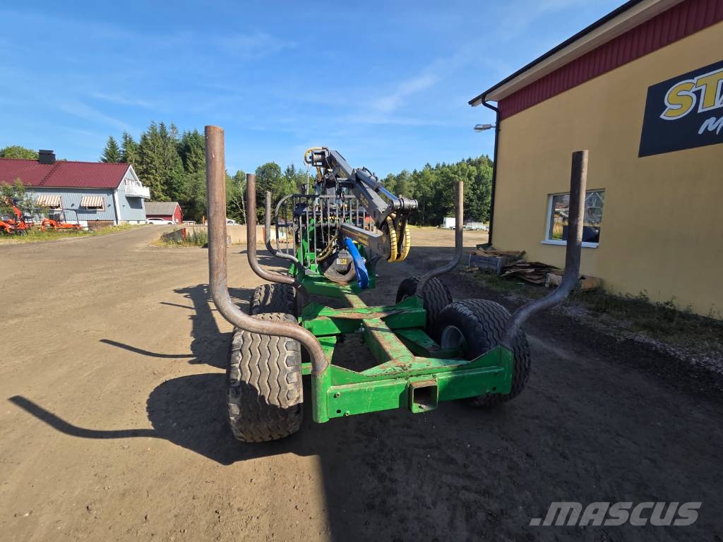 Farma T - 10 C6,3D Meža piekabes