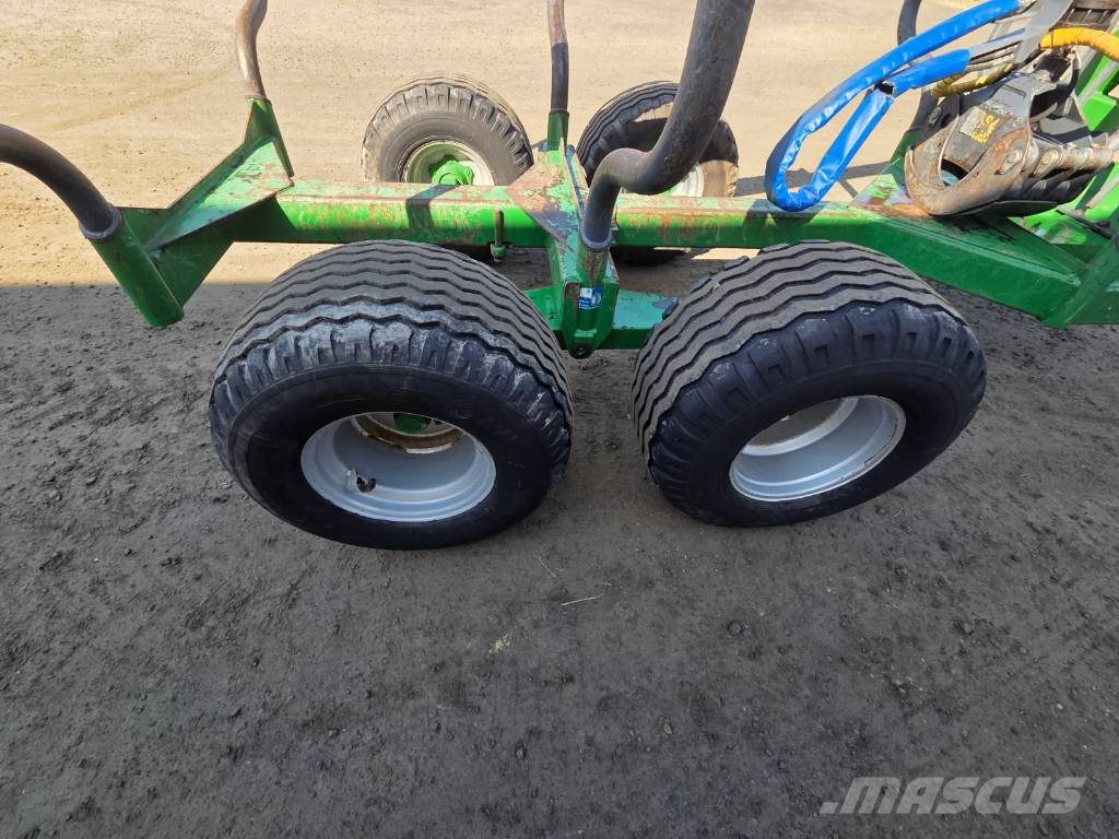 Farma T - 10 C6,3D Meža piekabes