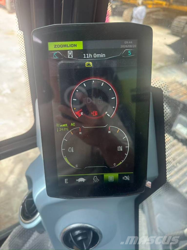 Zoomlion ZE 135 G Bageri guseničari