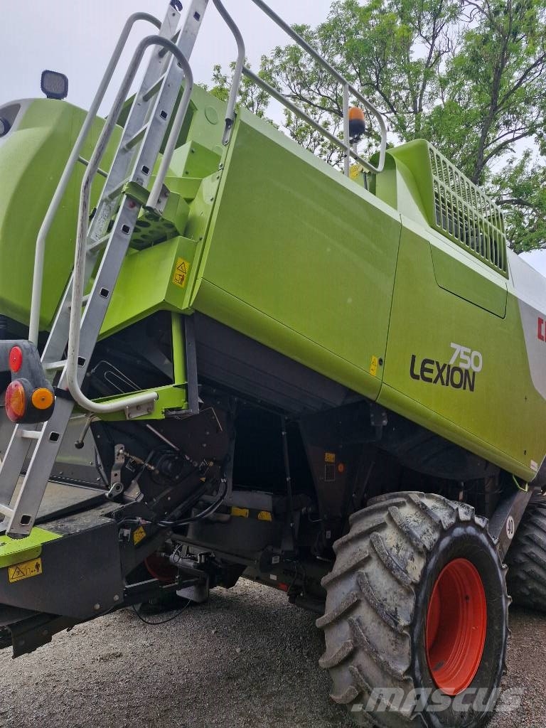 CLAAS Lexion 750 TT Kombinované zberacie stroje