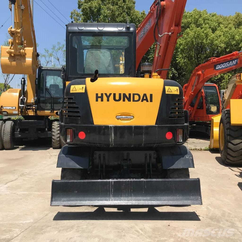 Hyundai 60 W Ratasekskavaatorid
