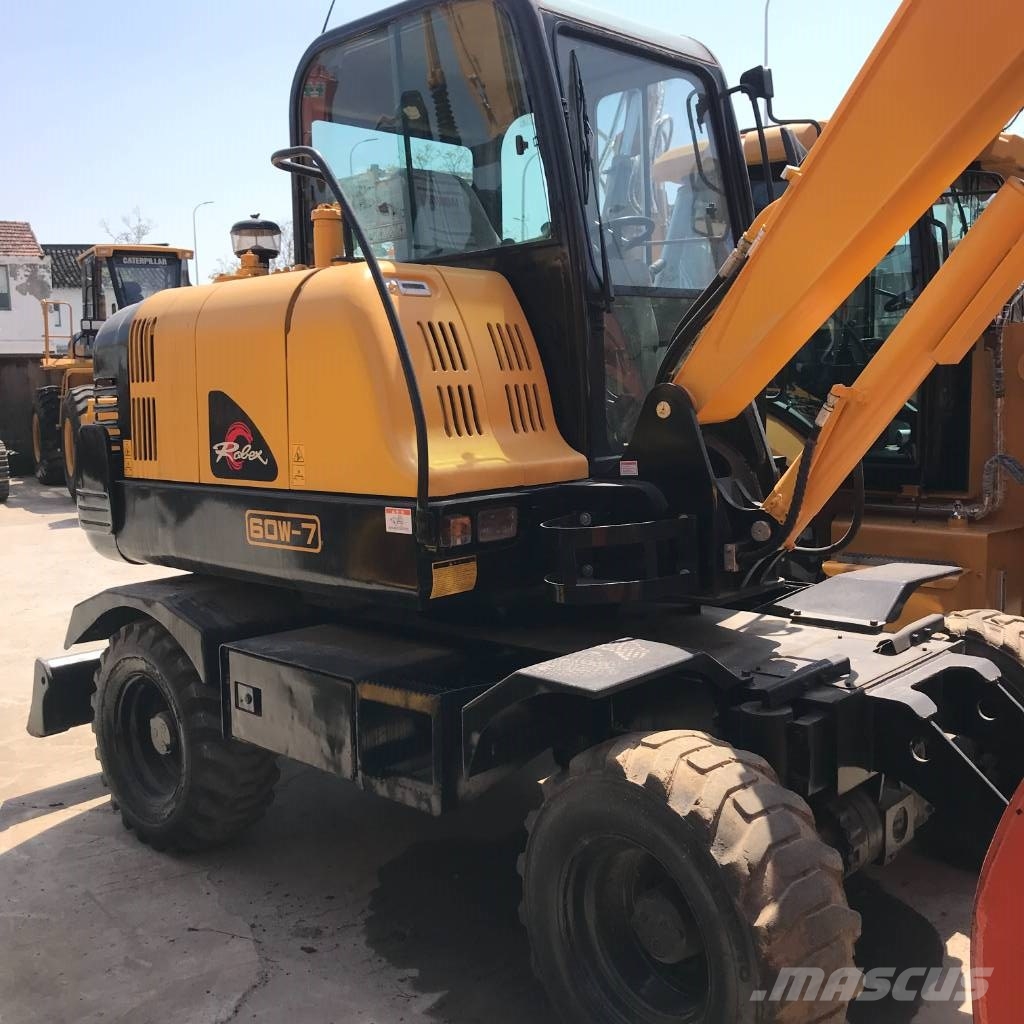 Hyundai 60 W Ratasekskavaatorid