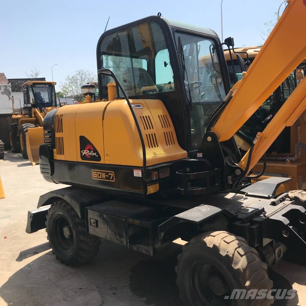 Hyundai 60 W Ratasekskavaatorid