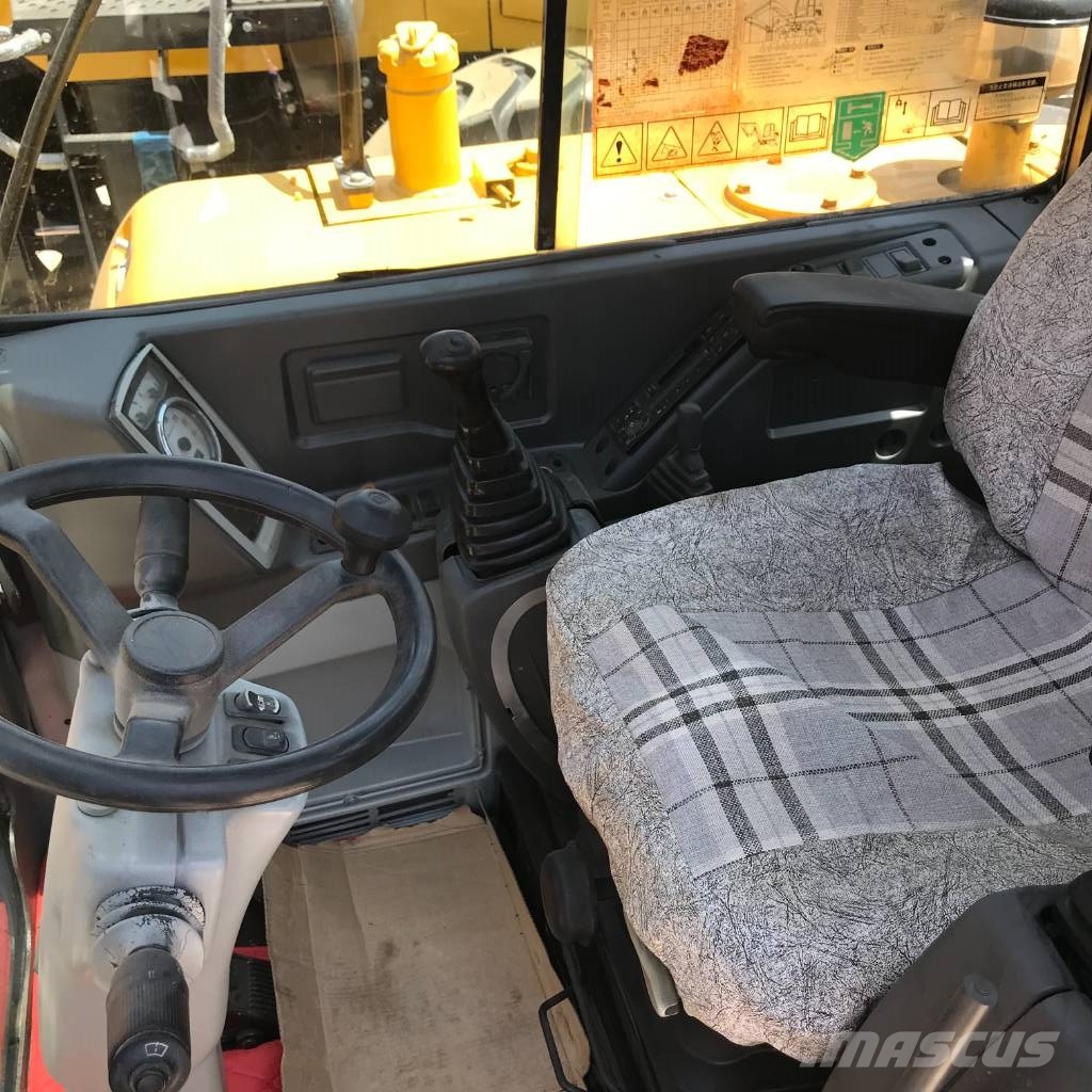 Hyundai 60 W Ratasekskavaatorid