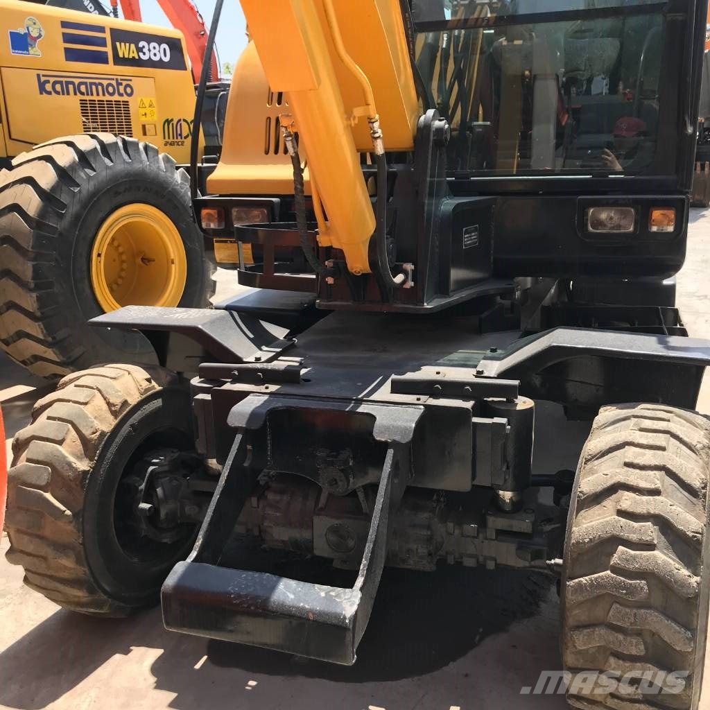 Hyundai 60 W Ratasekskavaatorid