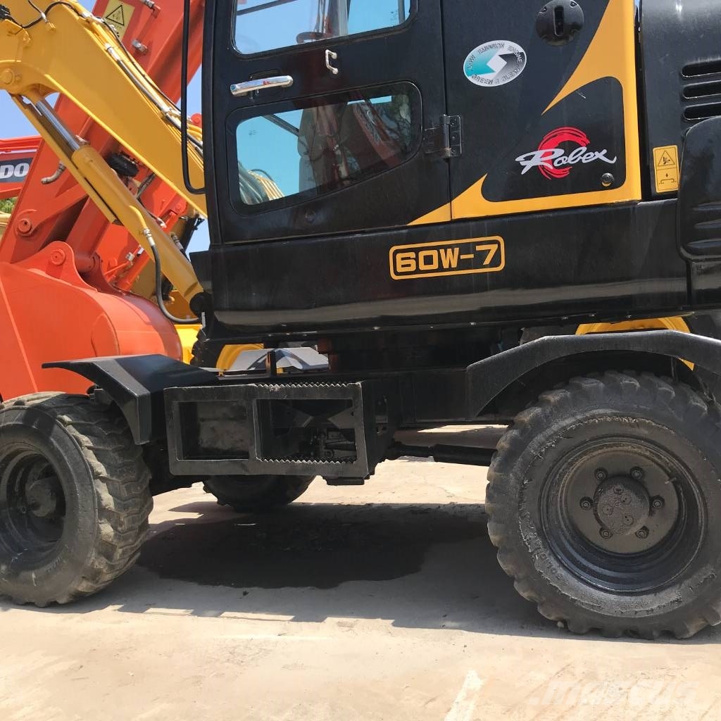 Hyundai 60 W Ratasekskavaatorid