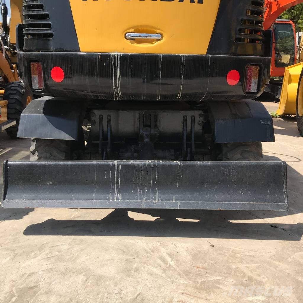 Hyundai 60 W Ratasekskavaatorid