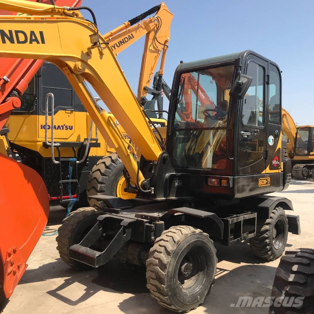Hyundai 60 W Ratasekskavaatorid