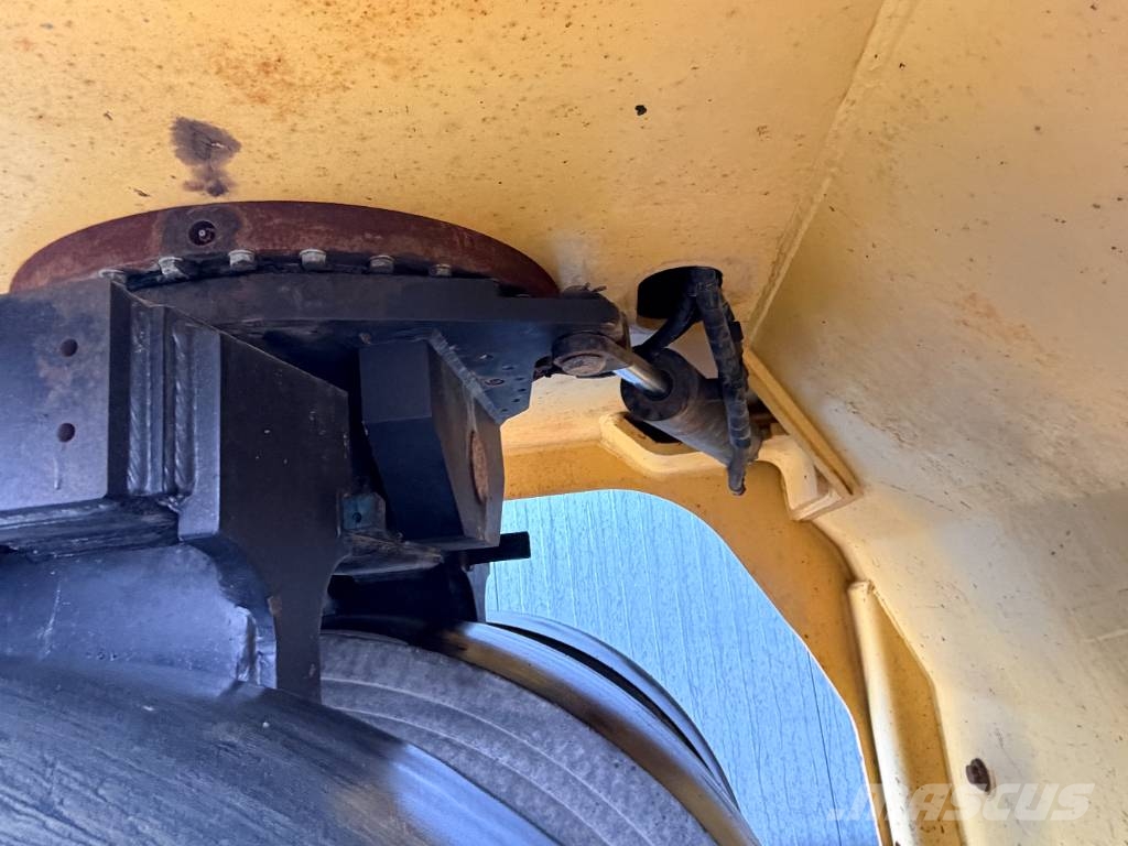 Dynapac CP224W Rulli gommati
