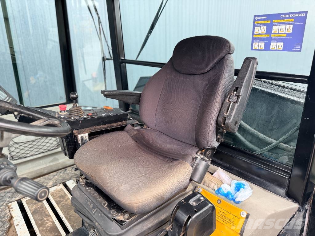 Dynapac CP224W Rulli gommati