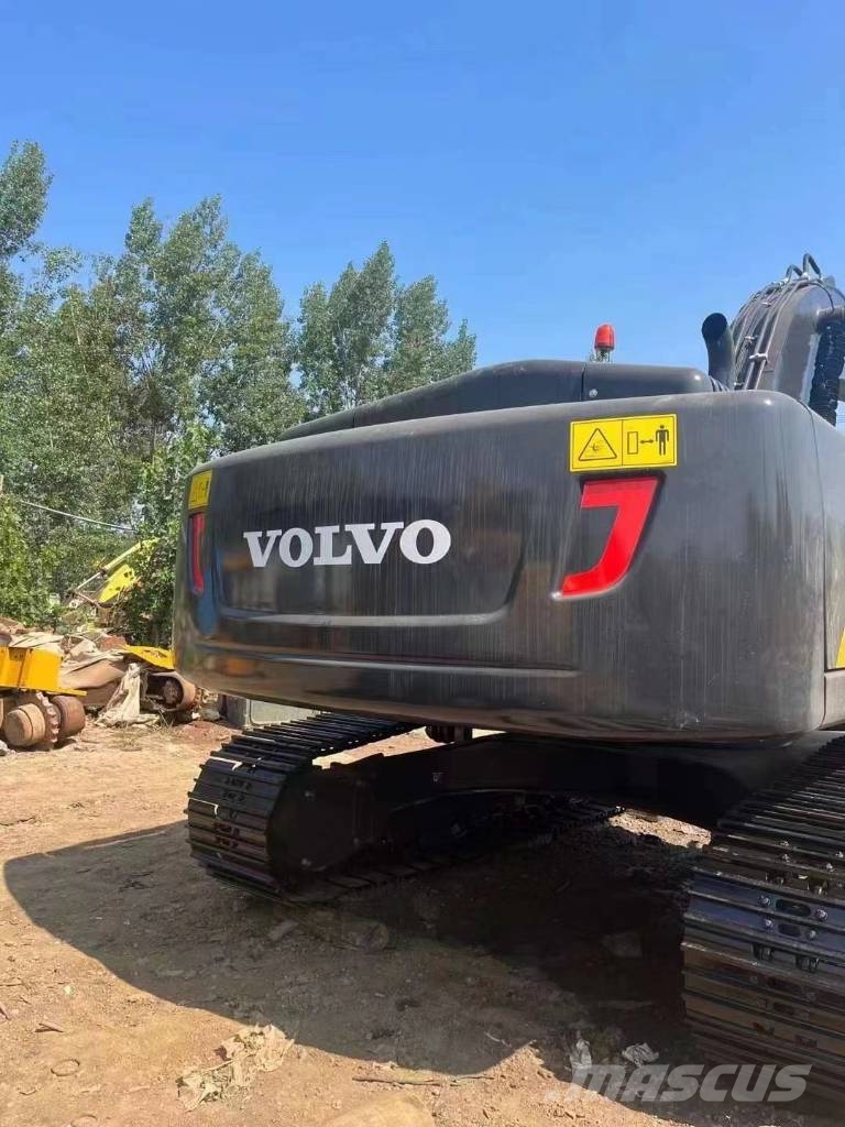 Volvo EC240D 履带挖掘机