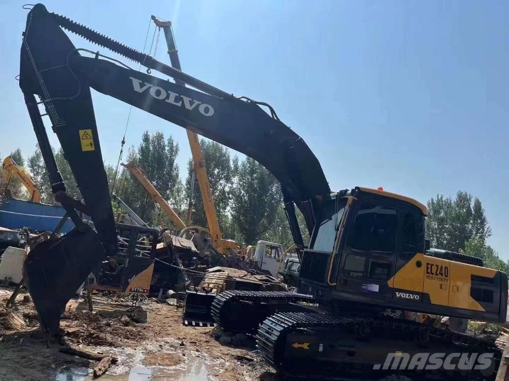 Volvo EC240D 履带挖掘机