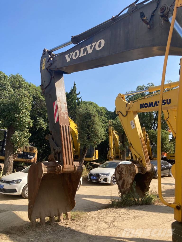 Volvo EC240D 履带挖掘机