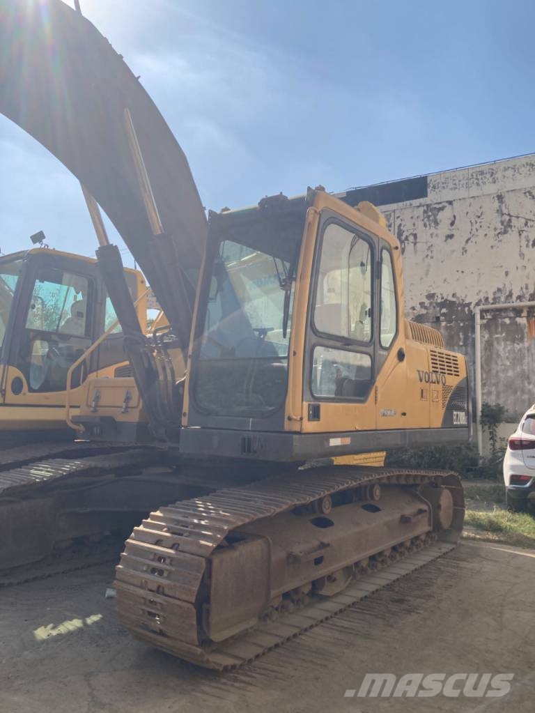 Volvo EC240D 履带挖掘机