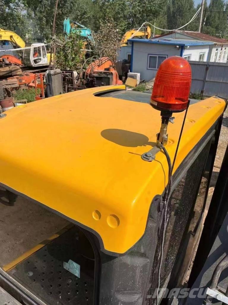 Volvo EC240D 履带挖掘机