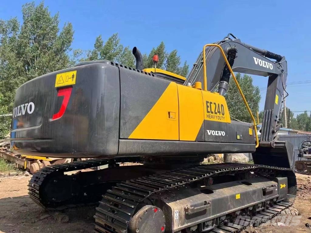 Volvo EC240D 履带挖掘机