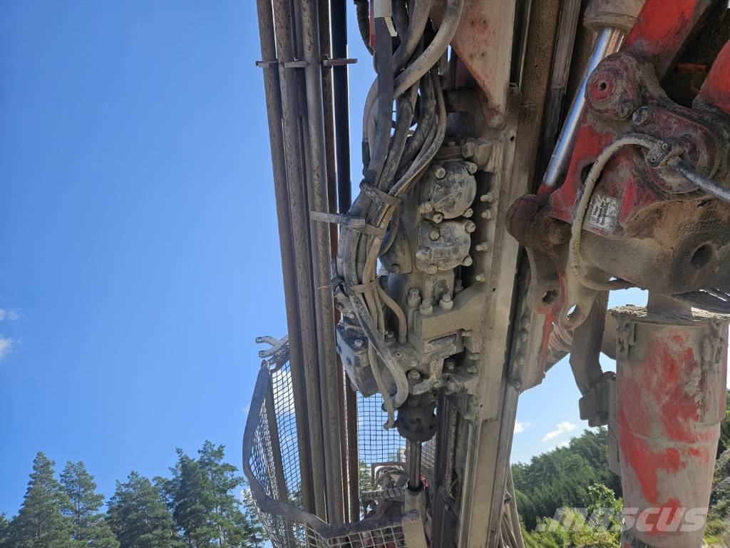 Sandvik Ranger DX800i 도로 굴착기